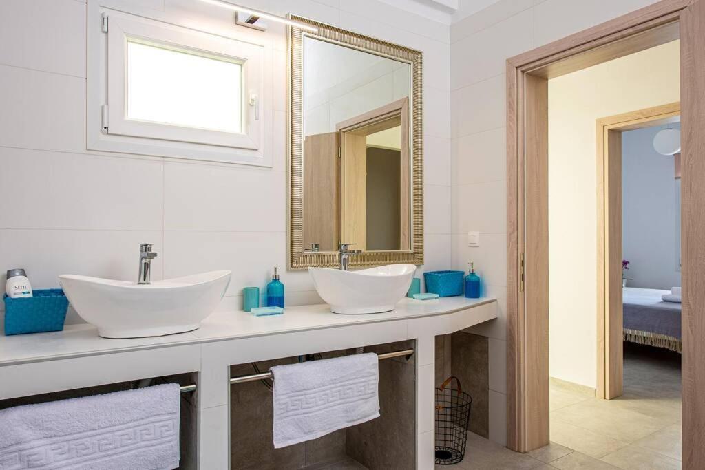 Amazing Seafront Suite Ierápetra Eksteriør billede